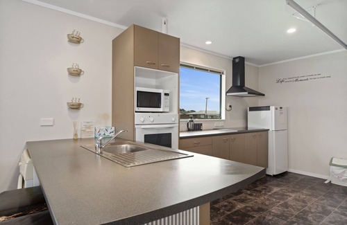 Pukehina Appartement | Beachfront Pukehina Apartment