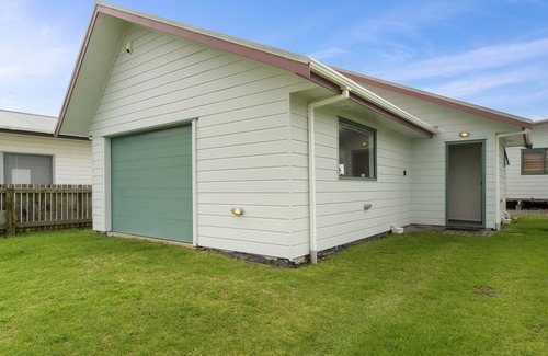 Pukehina Appartement | Beachfront Pukehina Apartment