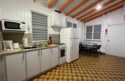 El Combate Cabine | Beachfront Rustic Cabin by Sunset Village - Orange
