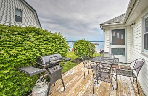 Sebago Maison | Beachfront Sebago Cottage with Deck and Grill!