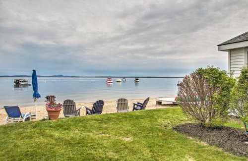 Sebago Maison | Beachfront Sebago Cottage with Deck and Grill!