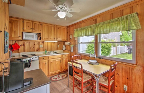 Sebago Cottage | NOUVEAU! Sebago Cottage en bord de mer avec terrasse + barbecue!