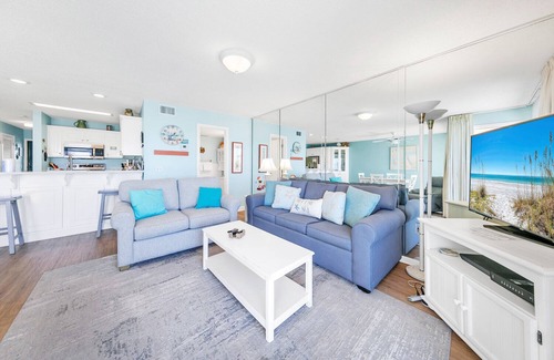 Fort Bay Copropriété | BeachFront~Small Complex~Pool + Hot Tub~Grill Area~1BR+Bunks Latitude 29 #13