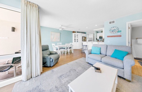 Fort Bay Copropriété | BeachFront~Small Complex~Pool + Hot Tub~Grill Area~1BR+Bunks Latitude 29 #13