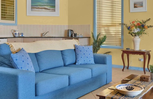 Blue Bay Appartement | Beachfront Stay, Private & Romantic l Nova Escapes