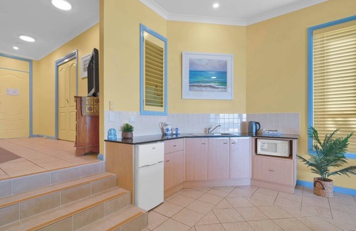 Blue Bay Appartement | Beachfront Stay, Private & Romantic l Nova Escapes