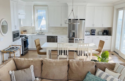 South End Maison | BEACHFRONT