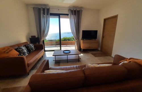 Tizzano Villa | Villa en bord de mer.