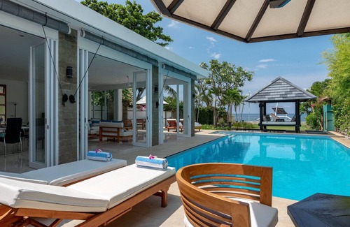 Dencarik Villa | ACH villa BEACHFRONT villa, FREE BOAT TOUR!