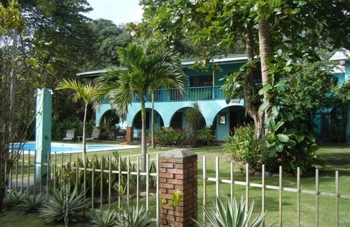 Esterillos Este Maison | Paradis trouvé au bord de la plage calme avec piscine / grande maison familiale