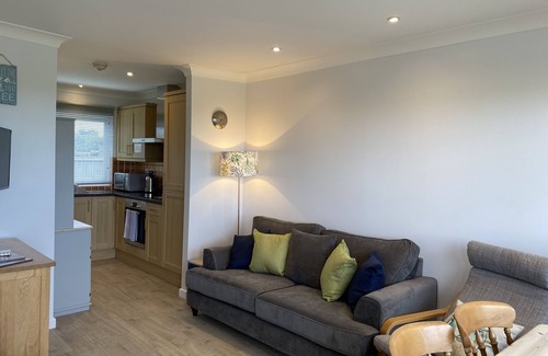 Bacton Chalet De Ski | "Beachscape" Vues sur la mer, maison contemporaine, chien amical