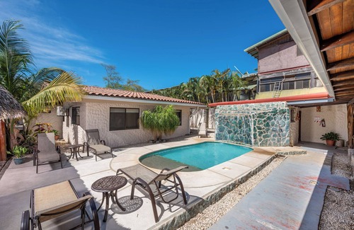 Playa Grande Cabine | Beachside Studio Apartment with Pool and Free WiFi