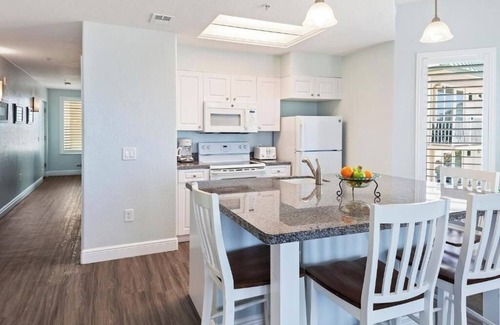 Ormond Beach Hôtel | Beachside 1 Bedroom Condo – Gorgeous Ocean Views + Pool, Ideal for Couples