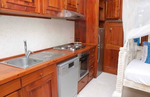 Malindi Maison | Beachside 2-bedroom cottage in beach resort with AC, Wi-Fi, Restaurant & Bar