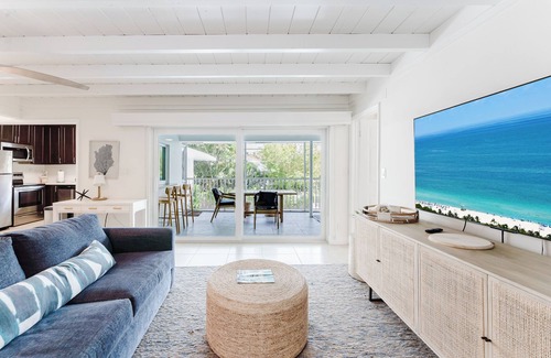 Boca Raton Appartement | Beachside 2BR/2BA - Pool, Balcony, Parking - Steps to the beach