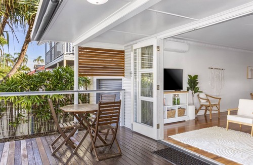 Scarborough Maison | Beachside 3-Bed family Home with Parking & Veranda