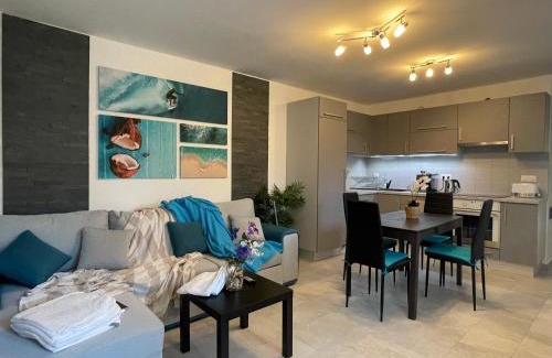 Szantod Villa | Beachside Apartment