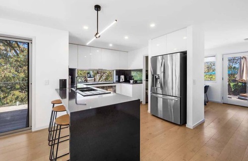 Aireys Inlet Maison | Beachside Bliss I Walk to Beach I Heated Pool