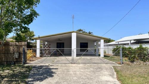 Currimundi Maison | Beachside Bliss In The Crown