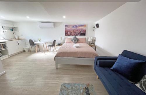 Parkdale Appartement | Beachside Compact Backyard Cabin near Mentone