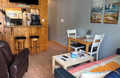 North End Copropriété | Beachside Condo-Feet To The Beach