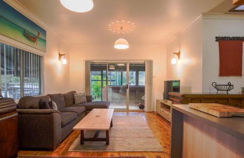 Huskisson Maison | Beachside Family Home with Private Pool and BBQ