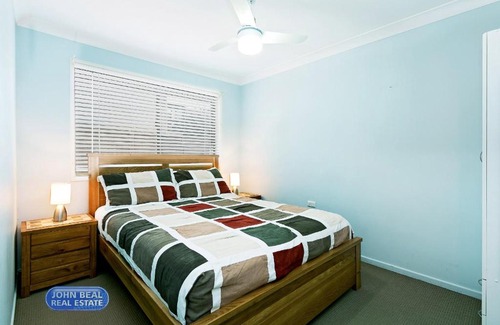 Redcliffe Maison | Beachside Holiday Home