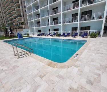 Daytona Beach Shores Hôtel | Beachside Hotel - POOL IS OPEN!