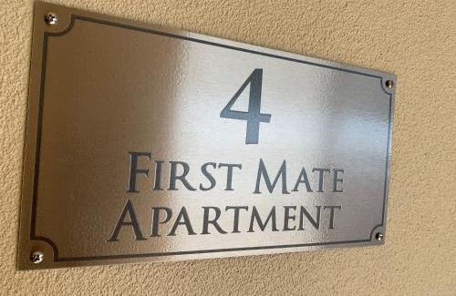 Ripon Appartement | Beachside & Jetty View Apartment 4 - First Mate Apt limited sea view