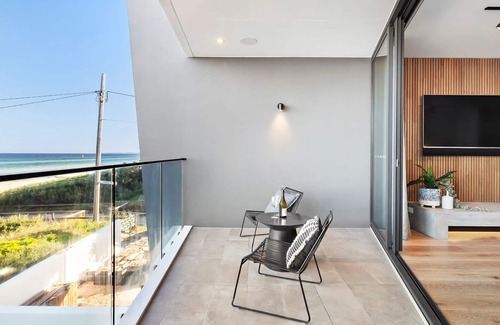 Chelsea Maison | Beachside Lane | Luxury On the Beach with Views
