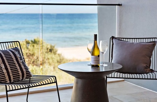 Chelsea Maison | Beachside Lane | Luxury On the Beach with Views