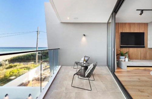 Chelsea Maison | Beachside Lane - Luxury On the Beach with Views