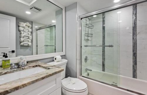 Marco Island Appartement | Beachside living on Marco Island! 2 Bedroom 2 Bath - EASY BEACH ACCESS - 5 STAR!