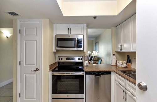 Barrier Island Copropriété | Beachside Location! Central Beach | Resort Condo