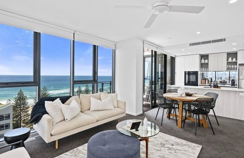 Burleigh Heads Appartement | Beachside Luxury in Burleigh Heads!