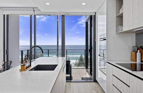 Burleigh Heads Appartement | Beachside Luxury in Burleigh Heads!
