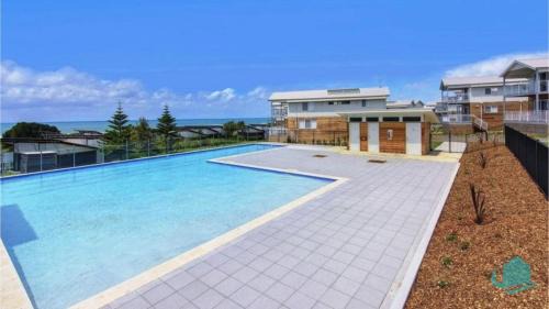 Caves Beach Maison | Beachside Oasis