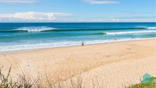 Caves Beach Maison | Beachside Oasis