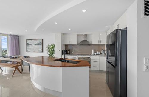 Kings Beach Appartement | Beachside Penthouse w Private Rooftop & Oceanviews