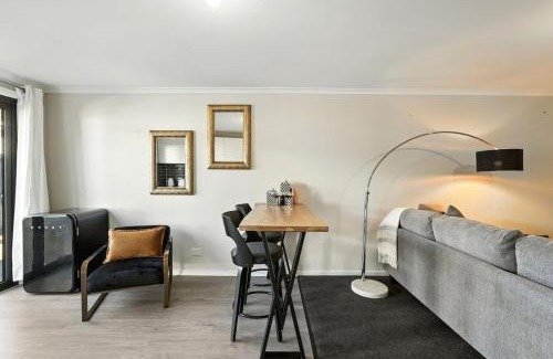 Seven Mile Beach Maison | Beachside Studio Retreat