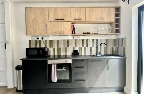 Birchington Appartement | Beachside Studio With Courtyard