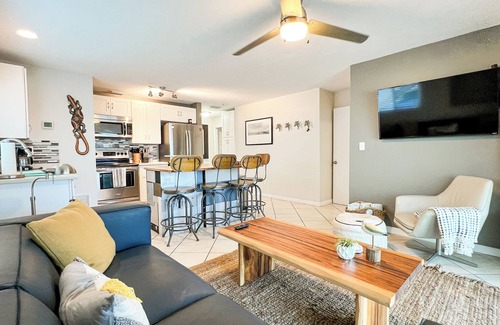 Colin Park Maison | Beachway Breeze - 5Bed/4Bath Beachfront pool home with stunning views!