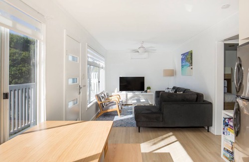 Berrara Maison | Beachway - Pet Friendly - 2 Mins Walk to Beach