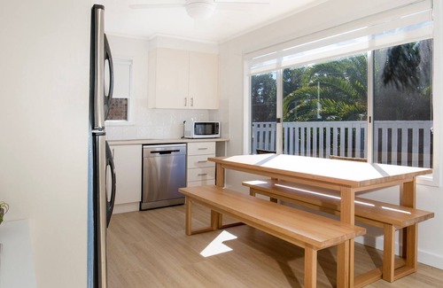 Berrara Maison | Beachway - Pet Friendly - 2 Mins Walk to Beach
