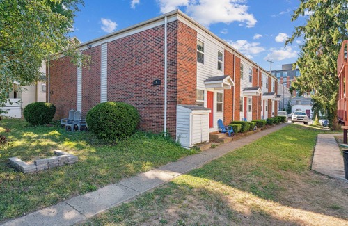 Old North Columbus Appartement | Beachy Campus Rental- Steps from THE OHIO STATE Stadium