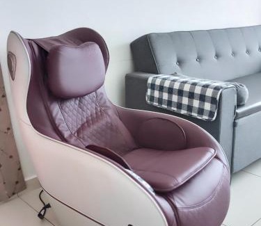 George Town Appartement | Beacon Exec Suites# Msg Chair#Disney Hotstar