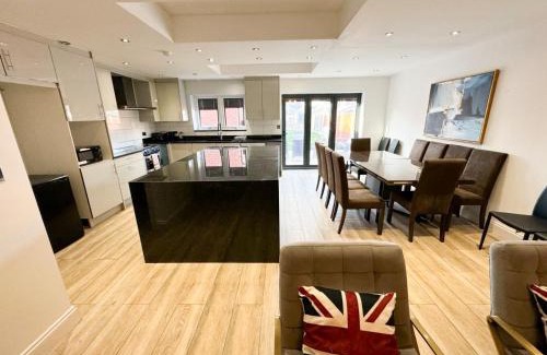 Redbridge Maison | Beahive house