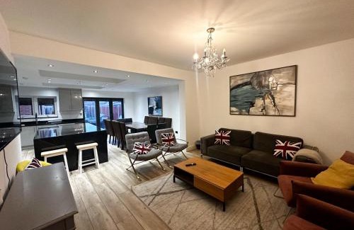 Redbridge Maison | Beahive house