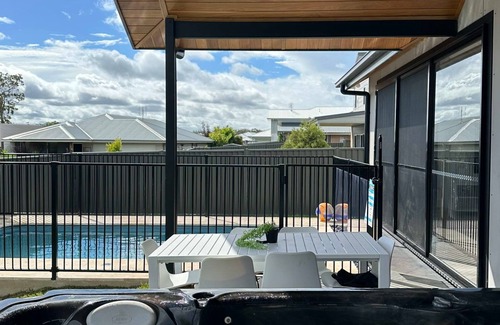 Vincentia Maison | Beam Hideaway - Pool, Spa & all the additional lux