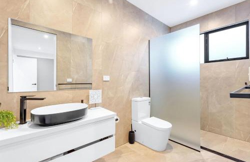 Vincentia Maison | Beam Hideaway - Pool, Spa & all the additional lux